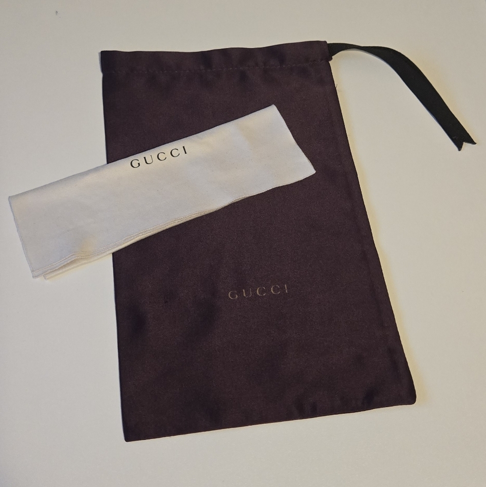 *Gucci Purple Dust Bag with White Cloth